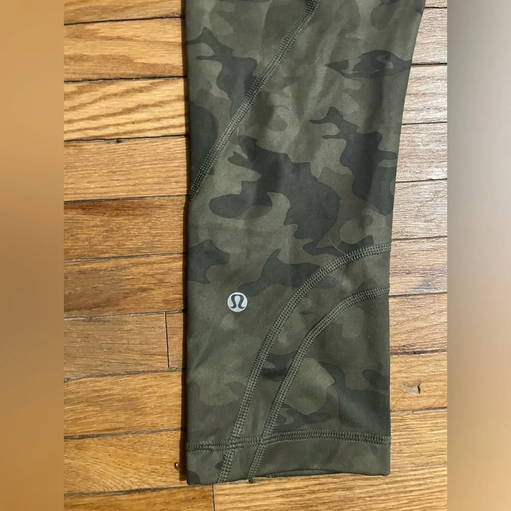 Lululemon Cropped Leggings 🍋 - Picture 4 of 4